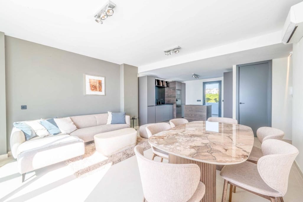 3 soverom Penthouse til salgs i Marbella med svømmebasseng garasje - € 1 598 000 (Ref: 9952043)