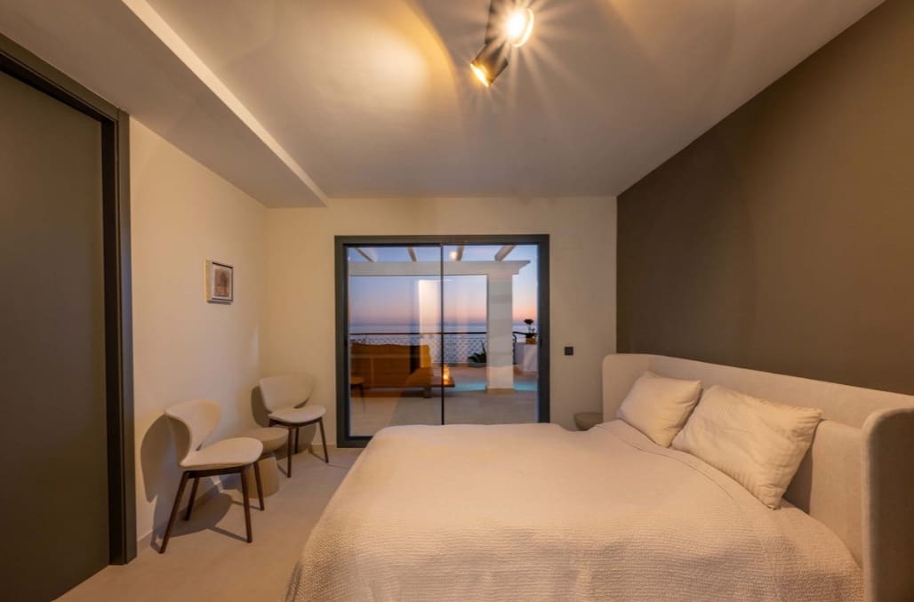 3 soverom Penthouse til salgs i Marbella med svømmebasseng garasje - € 1 598 000 (Ref: 9952043)