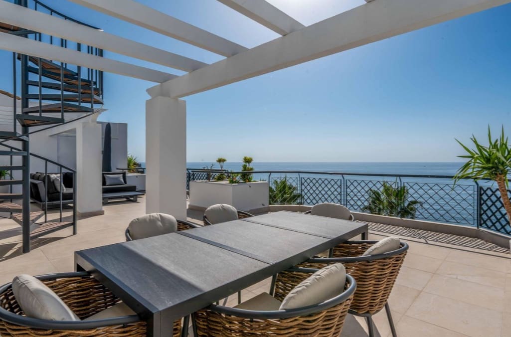 3 soverom Penthouse til salgs i Marbella med svømmebasseng garasje - € 1 598 000 (Ref: 9952043)