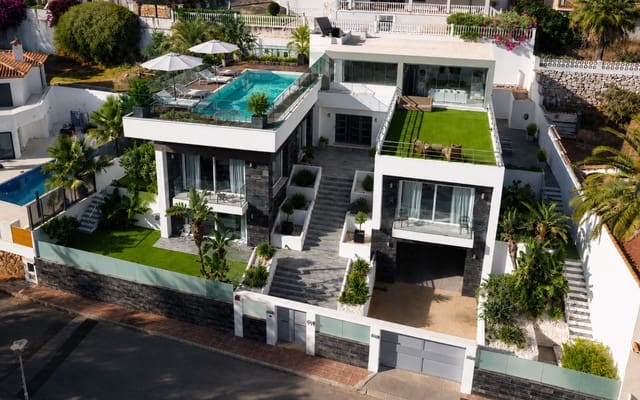 5 Zimmer Villa zu verkaufen in La Cala de Mijas, Mijas mit Pool Garage - 1.795.000 € (Ref: 9953921)