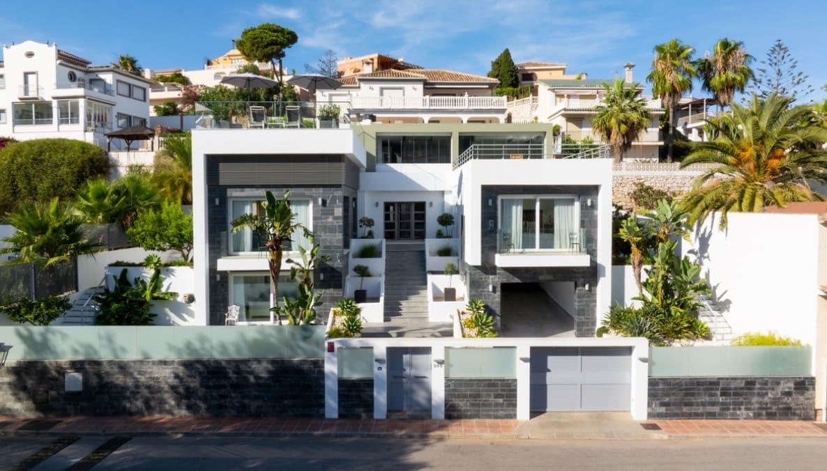 5 Zimmer Villa zu verkaufen in La Cala de Mijas mit Pool Garage - 1.795.000 € (Ref: 9953921)