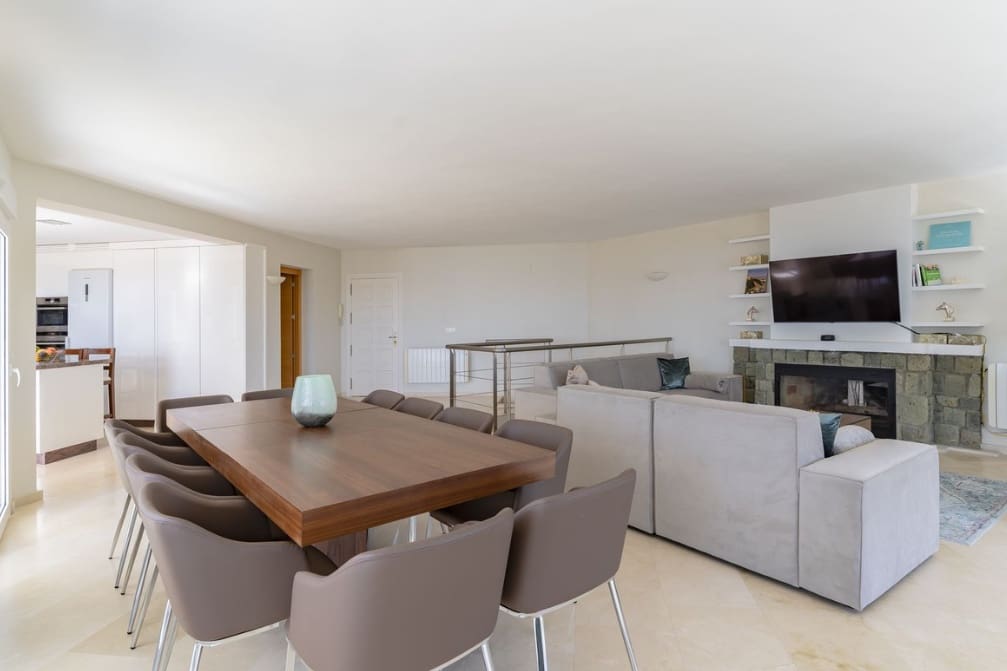 6 bedroom Villa for sale in Sotogrande with pool garage - € 1,780,000 (Ref: 9953922)