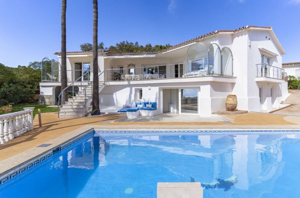 6 bedroom Villa for sale in Sotogrande with pool garage - € 1,780,000 (Ref: 9953922)