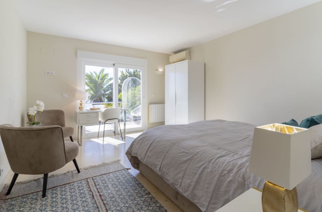 6 bedroom Villa for sale in Sotogrande with pool garage - € 1,780,000 (Ref: 9953922)