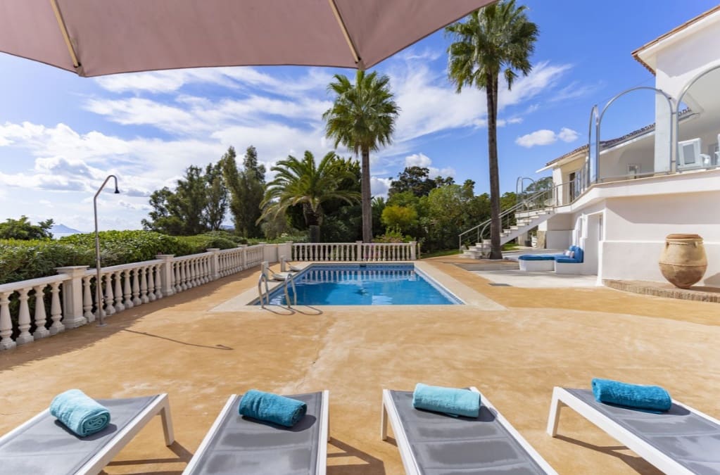 6 bedroom Villa for sale in Sotogrande with pool garage - € 1,780,000 (Ref: 9953922)