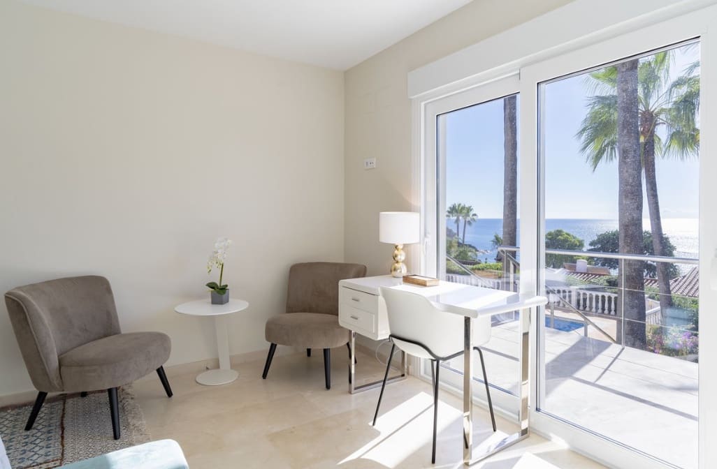 6 bedroom Villa for sale in Sotogrande with pool garage - € 1,780,000 (Ref: 9953922)