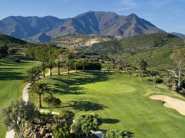 3 bedroom Townhouse for sale in Estepona with pool garage - € 834,000 (Ref: 9953930)