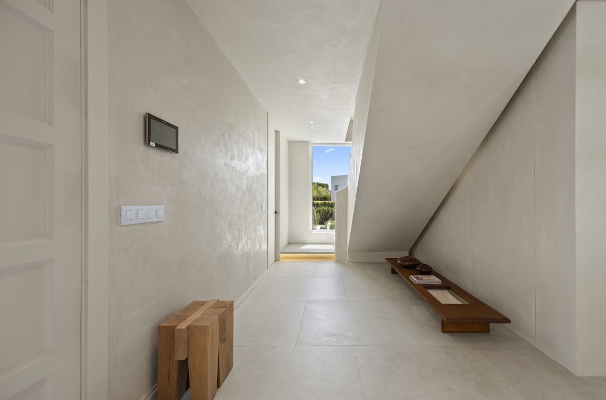 4 bedroom Villa for sale in Marbella with pool garage - € 3,250,000 (Ref: 9959334)