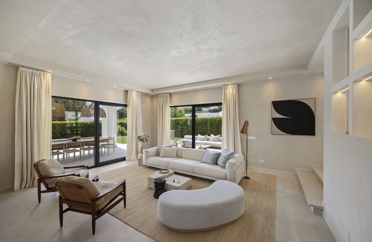 4 bedroom Villa for sale in Marbella with pool garage - € 3,250,000 (Ref: 9959334)