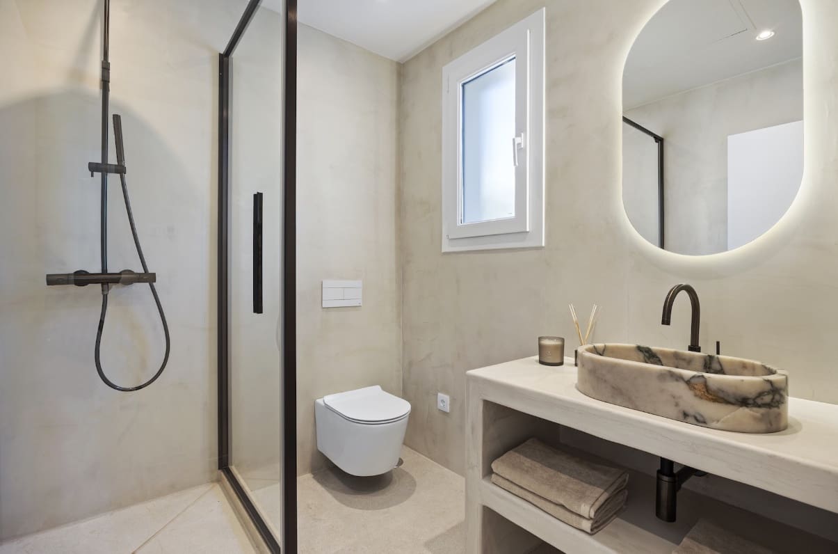 4 bedroom Villa for sale in Marbella with pool garage - € 3,250,000 (Ref: 9959334)