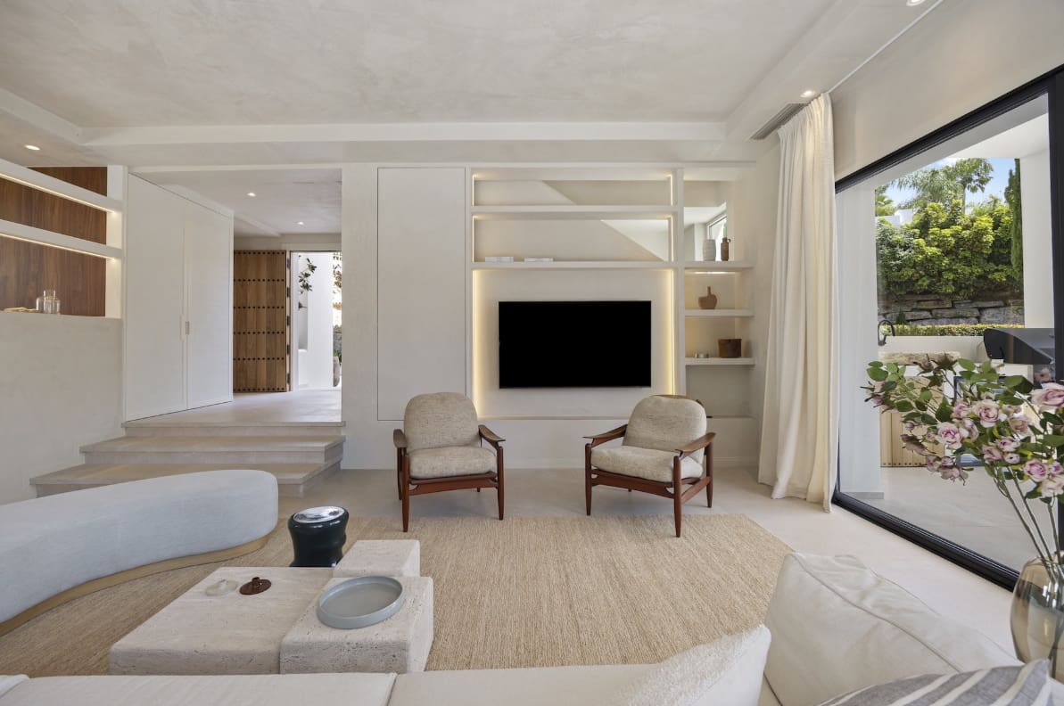 4 bedroom Villa for sale in Marbella with pool garage - € 3,250,000 (Ref: 9959334)
