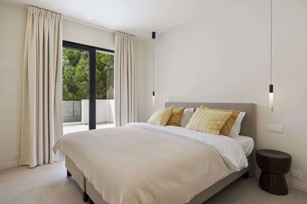4 bedroom Villa for sale in Marbella with pool garage - € 3,250,000 (Ref: 9959334)
