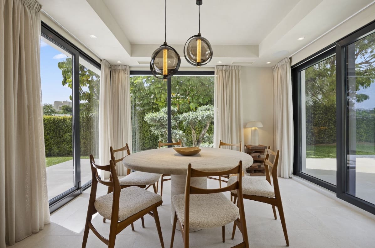 4 bedroom Villa for sale in Marbella with pool garage - € 3,250,000 (Ref: 9959334)