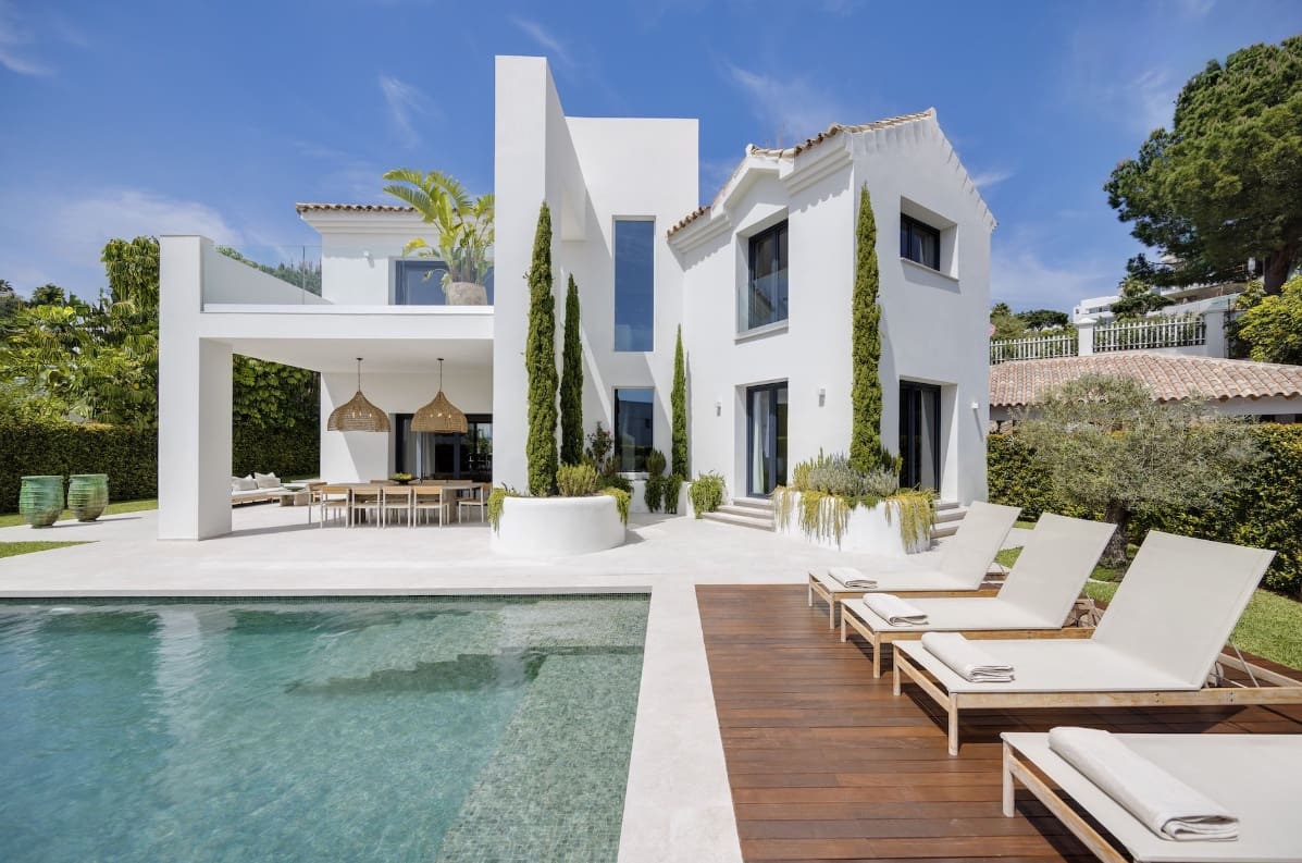 4 bedroom Villa for sale in Marbella with pool garage - € 3,250,000 (Ref: 9959334)