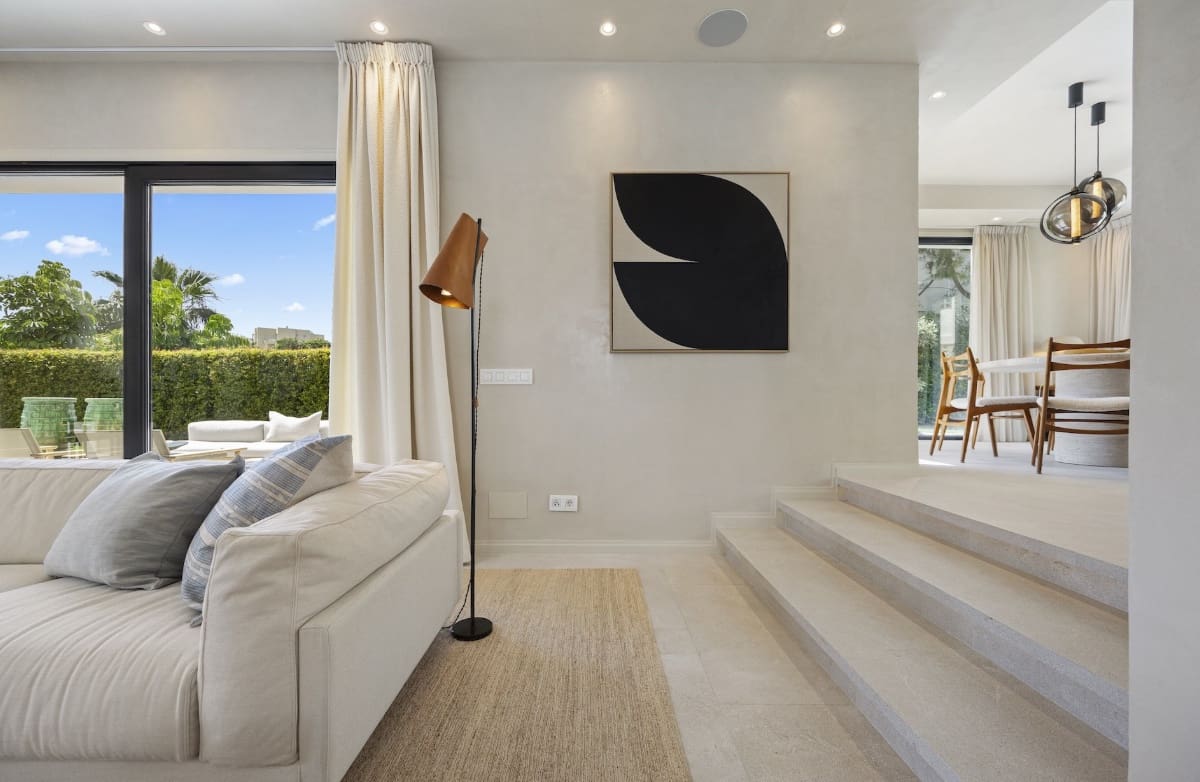 4 bedroom Villa for sale in Marbella with pool garage - € 3,250,000 (Ref: 9959334)