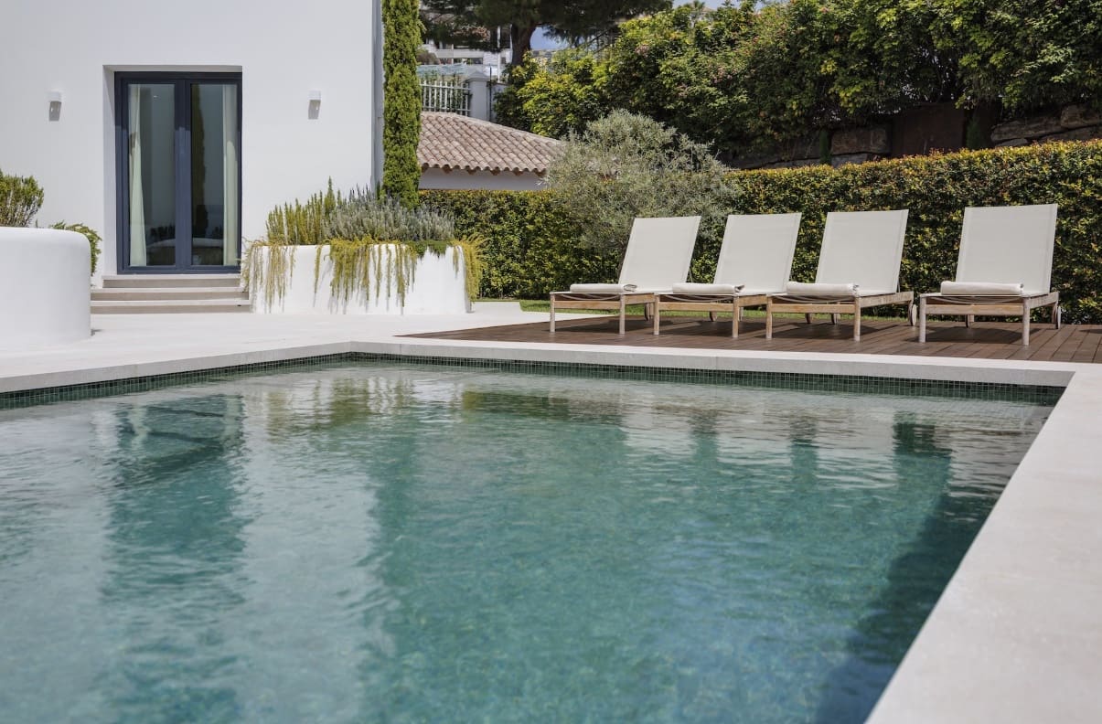 4 bedroom Villa for sale in Marbella with pool garage - € 3,250,000 (Ref: 9959334)