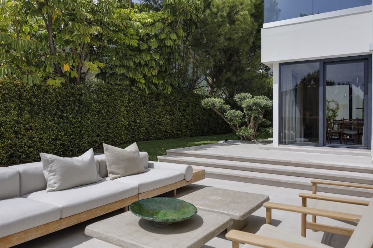 4 bedroom Villa for sale in Marbella with pool garage - € 3,250,000 (Ref: 9959334)