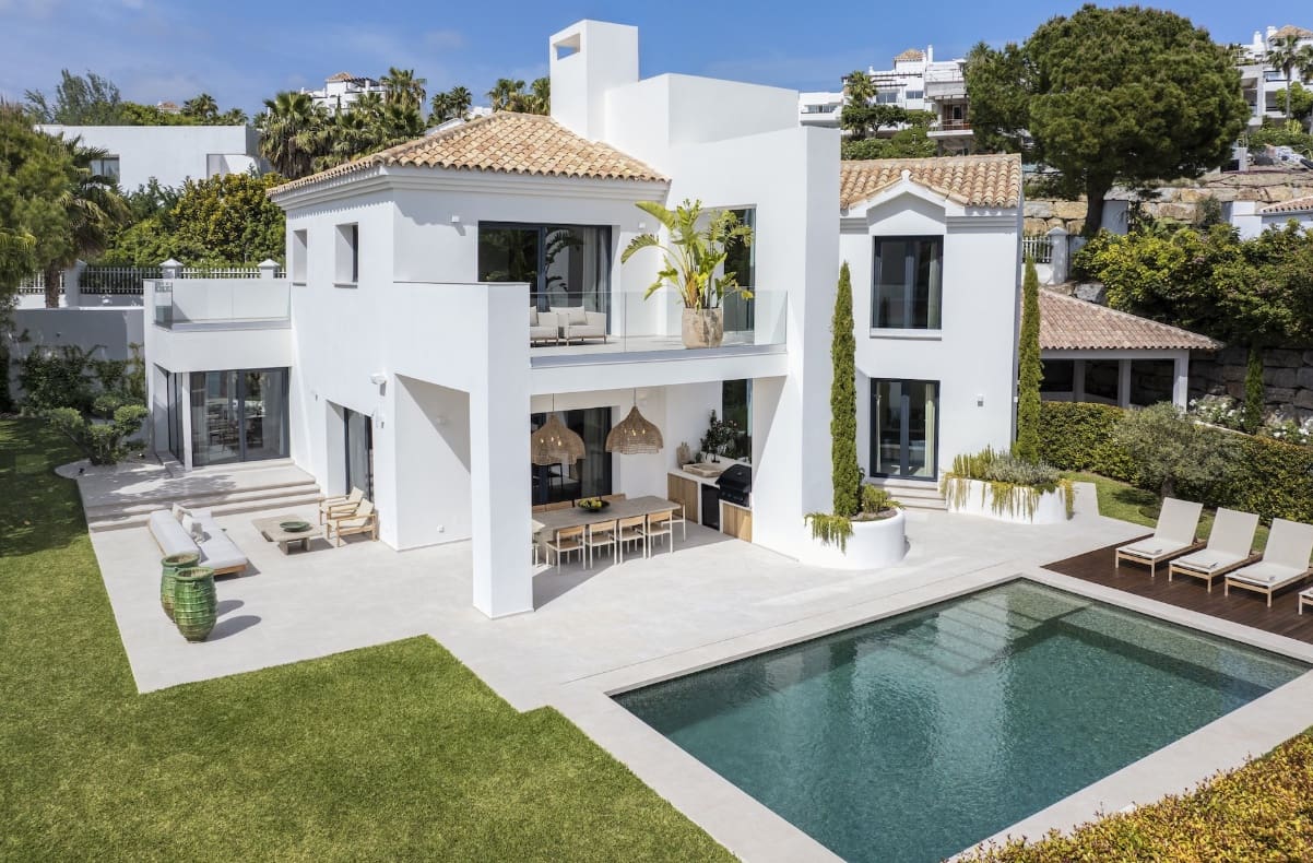 4 bedroom Villa for sale in Marbella with pool garage - € 3,250,000 (Ref: 9959334)