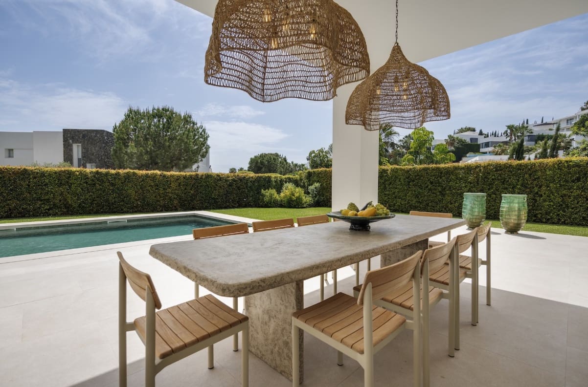 4 bedroom Villa for sale in Marbella with pool garage - € 3,250,000 (Ref: 9959334)