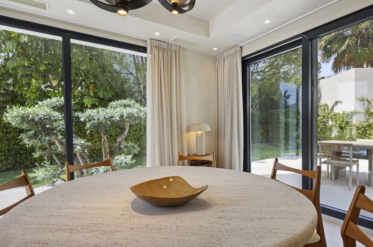 4 bedroom Villa for sale in Marbella with pool garage - € 3,250,000 (Ref: 9959334)