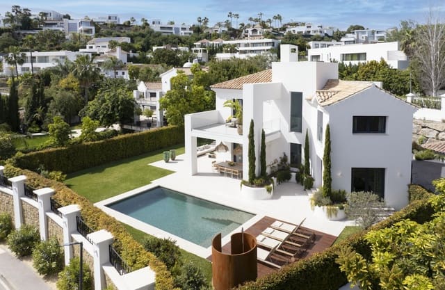 4 bedroom Villa for sale in Marbella with pool garage - € 3,250,000 (Ref: 9959334)