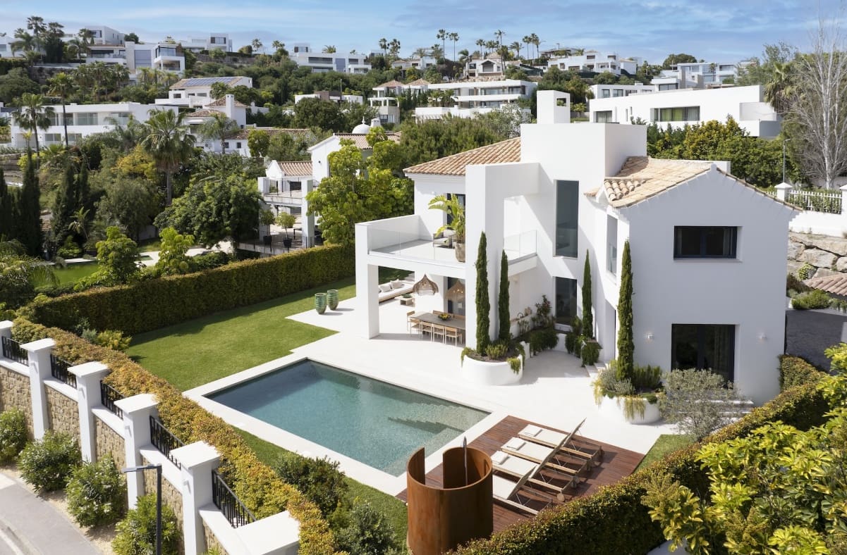4 bedroom Villa for sale in Marbella with pool garage - € 3,250,000 (Ref: 9959334)