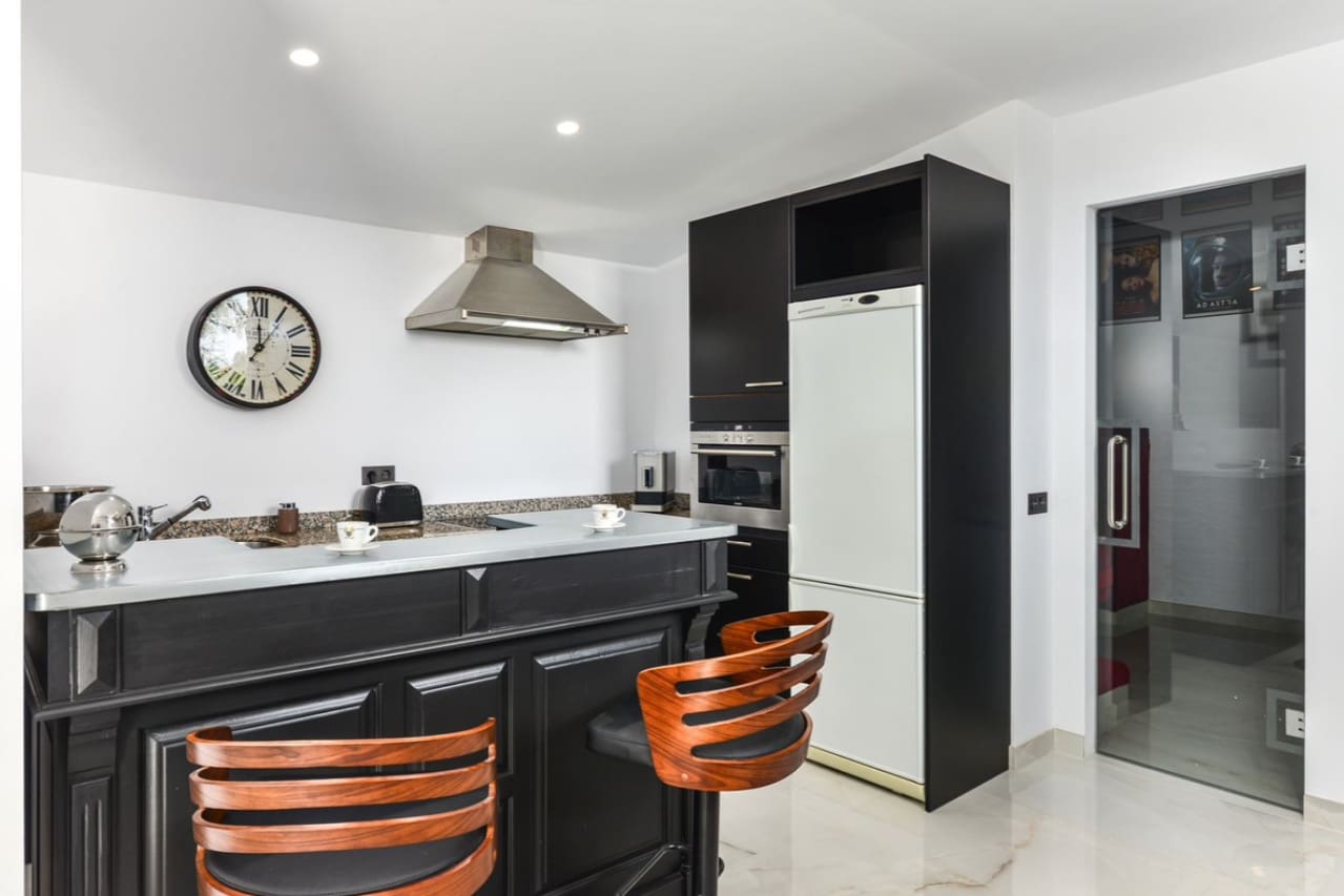 4 quarto Moradia para venda em San Roque com piscina garagem - 3 450 000 € (Ref: 9964820)