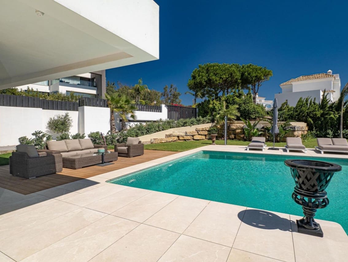 4 quarto Moradia para venda em San Roque com piscina garagem - 3 450 000 € (Ref: 9964820)