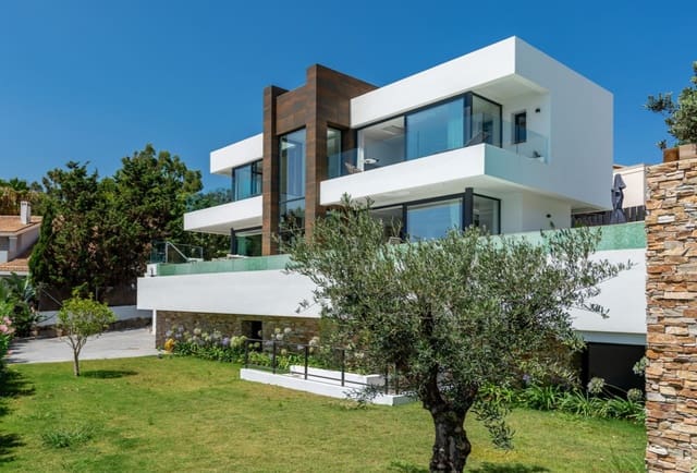 4 slaapkamer Villa te koop in San Roque met zwembad garage - € 3.450.000 (Ref: 9964820)