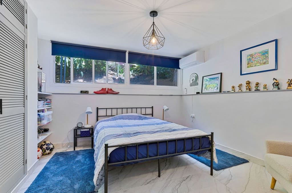 5 bedroom Villa for sale in Marbella - € 1,600,000 (Ref: 9967294)