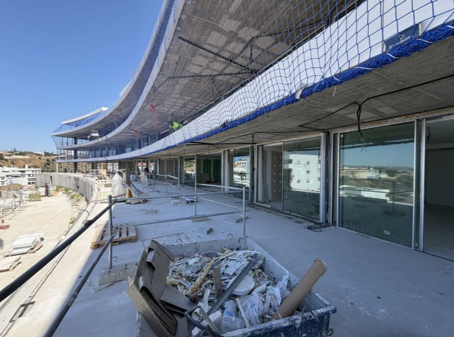 2 soverom Leilighet til salgs i Fuengirola med svømmebasseng garasje - € 885 000 (Ref: 9967301)