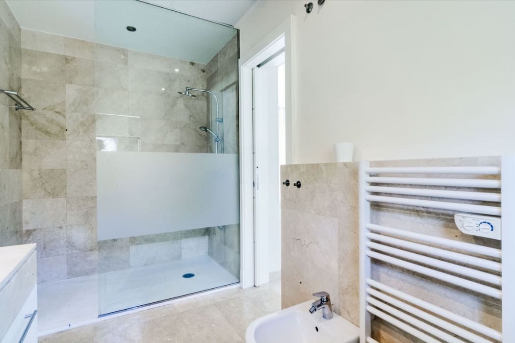 3 bedroom Villa for sale in Marbella with pool garage - € 2,200,000 (Ref: 9972940)