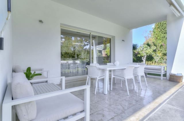 3 bedroom Villa for sale in Marbella with pool garage - € 2,200,000 (Ref: 9972940)