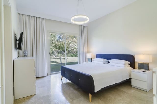 3 bedroom Villa for sale in Marbella with pool garage - € 2,200,000 (Ref: 9972940)