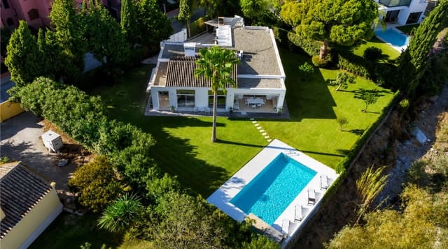 3 bedroom Villa for sale in Marbella with pool garage - € 2,200,000 (Ref: 9972940)
