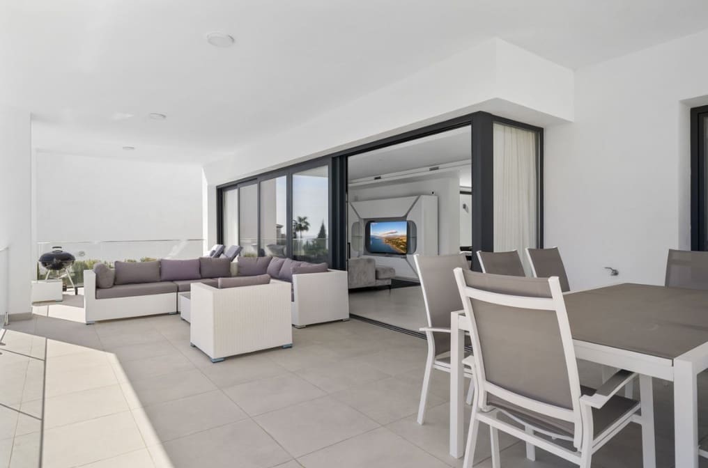 6 bedroom Villa for sale in Benalmadena with pool garage - € 1,900,000 (Ref: 9972941)