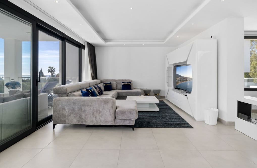 6 bedroom Villa for sale in Benalmadena with pool garage - € 1,900,000 (Ref: 9972941)