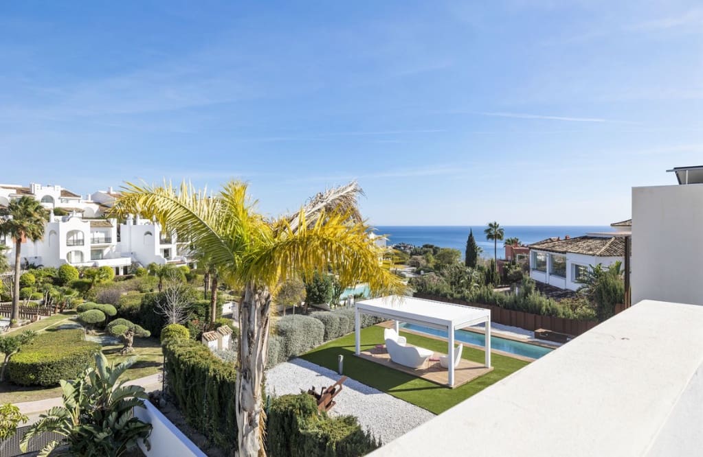6 bedroom Villa for sale in Benalmadena with pool garage - € 1,900,000 (Ref: 9972941)
