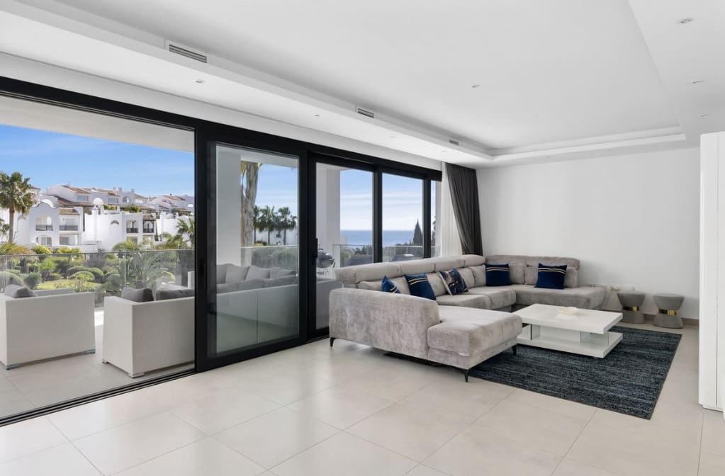 6 bedroom Villa for sale in Benalmadena with pool garage - € 1,900,000 (Ref: 9972941)