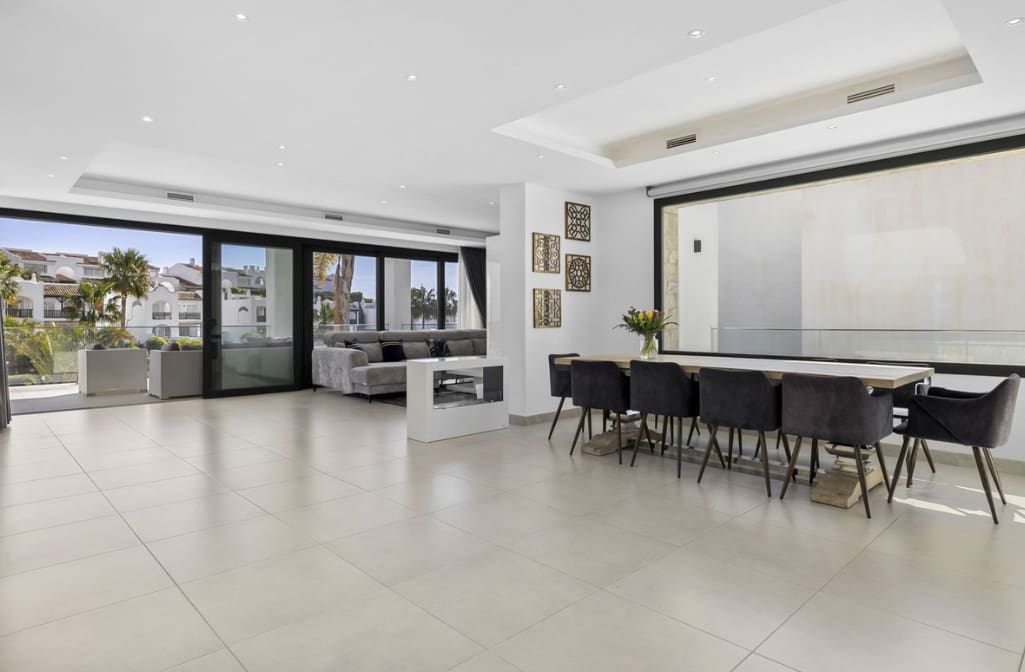 6 bedroom Villa for sale in Benalmadena with pool garage - € 1,900,000 (Ref: 9972941)