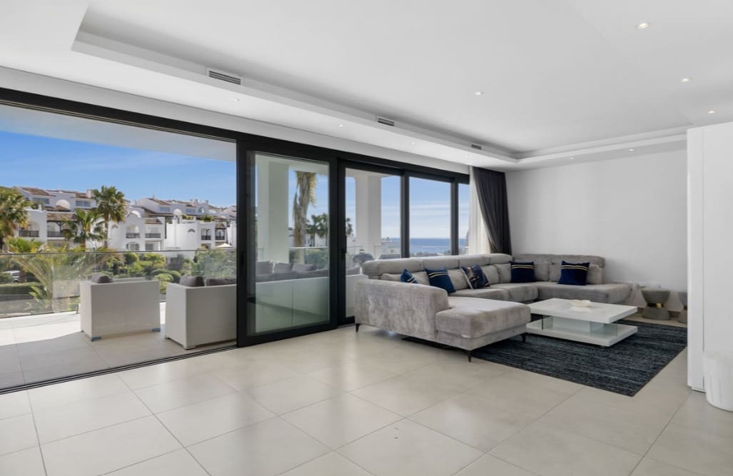 6 bedroom Villa for sale in Benalmadena with pool garage - € 1,900,000 (Ref: 9972941)