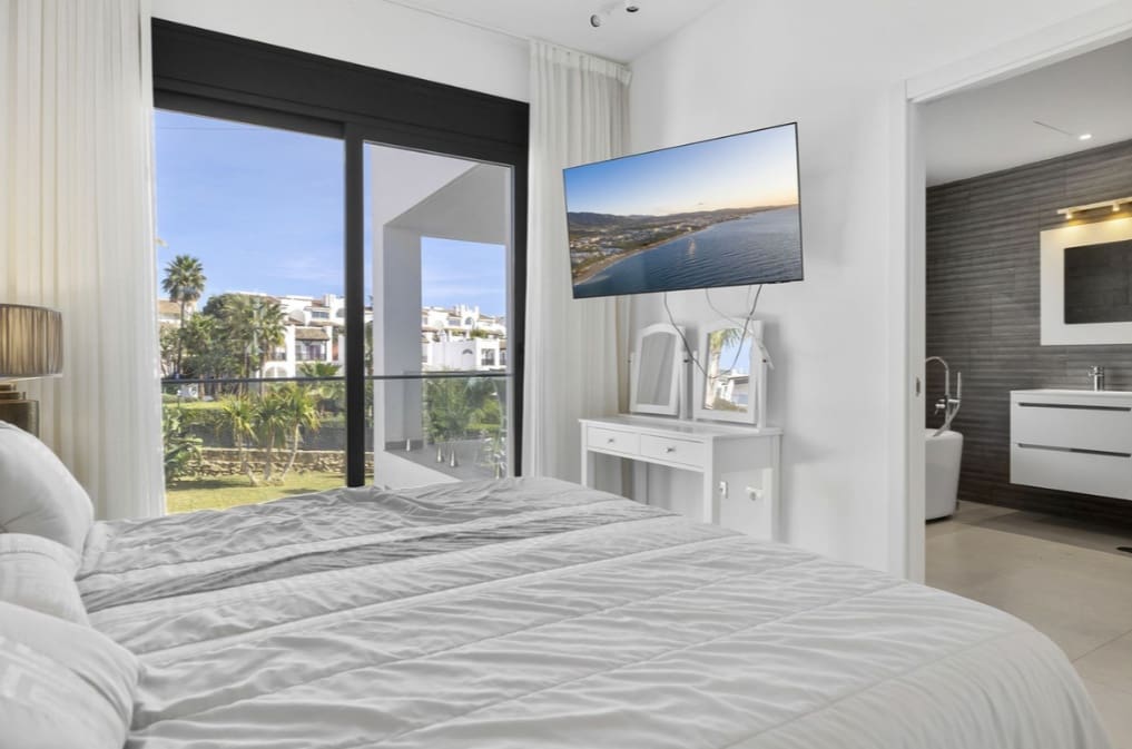 6 bedroom Villa for sale in Benalmadena with pool garage - € 1,900,000 (Ref: 9972941)