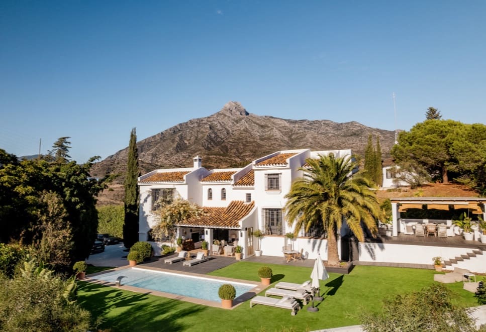 4 bedroom Villa for sale in Golden Mile with pool garage - € 1,995,000 (Ref: 9972944)