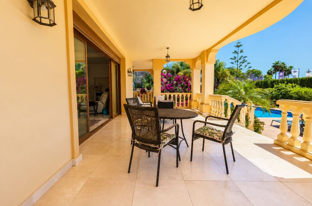 5 slaapkamer Villa te koop in Marbella met zwembad garage - € 2.400.000 (Ref: 9978434)