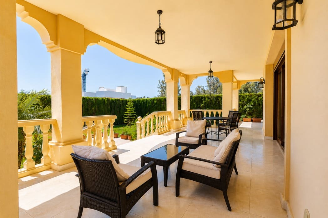 5 slaapkamer Villa te koop in Marbella met zwembad garage - € 2.400.000 (Ref: 9978434)