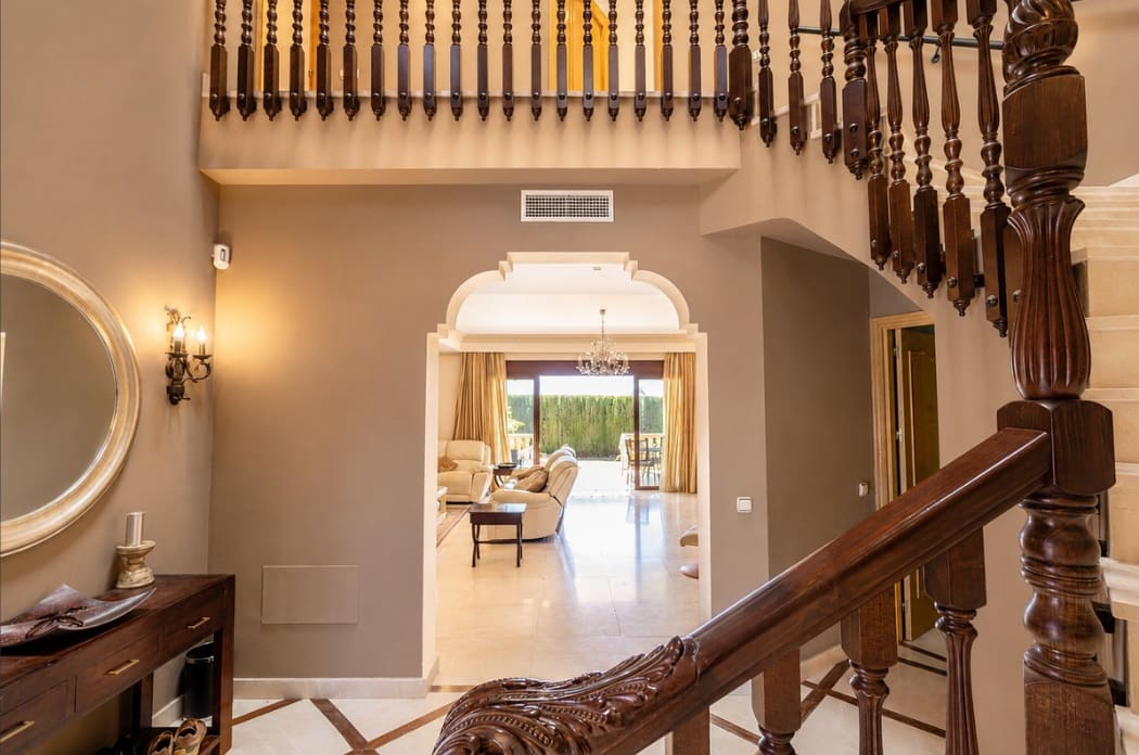 5 slaapkamer Villa te koop in Marbella met zwembad garage - € 2.400.000 (Ref: 9978434)