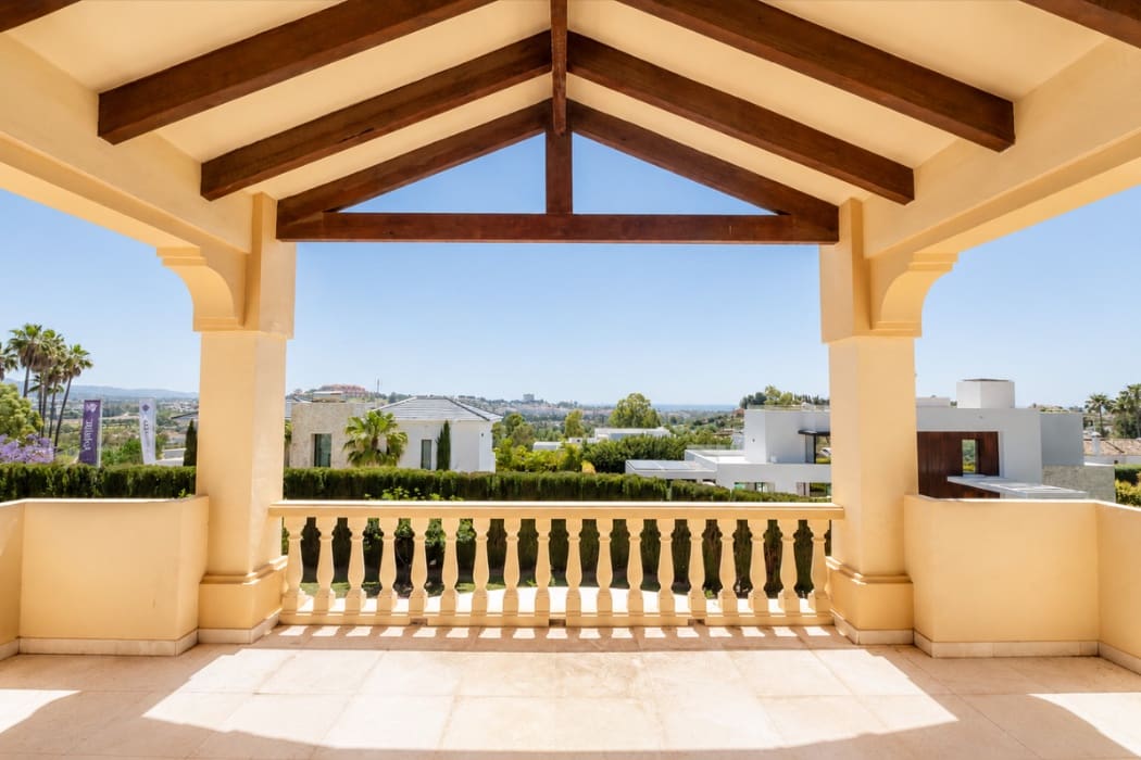 5 slaapkamer Villa te koop in Marbella met zwembad garage - € 2.400.000 (Ref: 9978434)