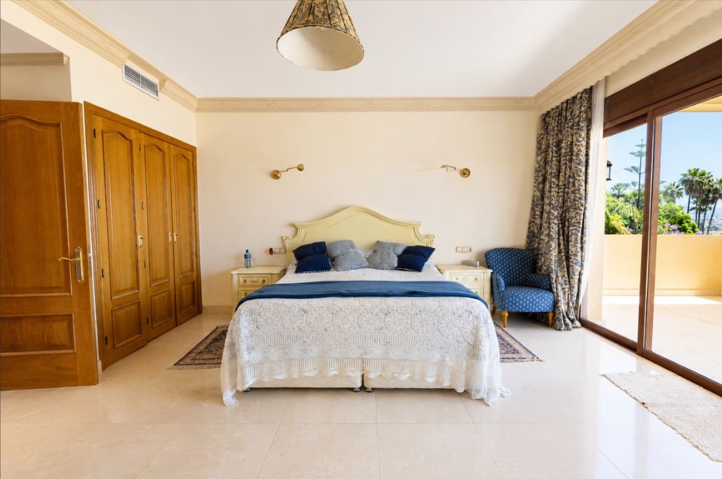 5 slaapkamer Villa te koop in Marbella met zwembad garage - € 2.400.000 (Ref: 9978434)