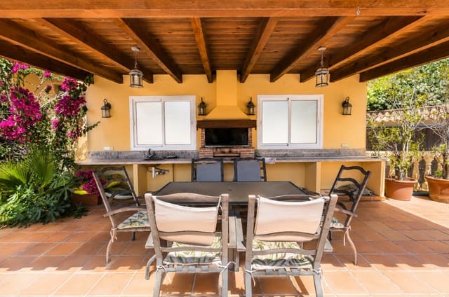 5 sypialnia Willa na sprzedaż w La Quinta, Benahavís z basenem garażem - 2 400 000 € (Ref: 9978435)