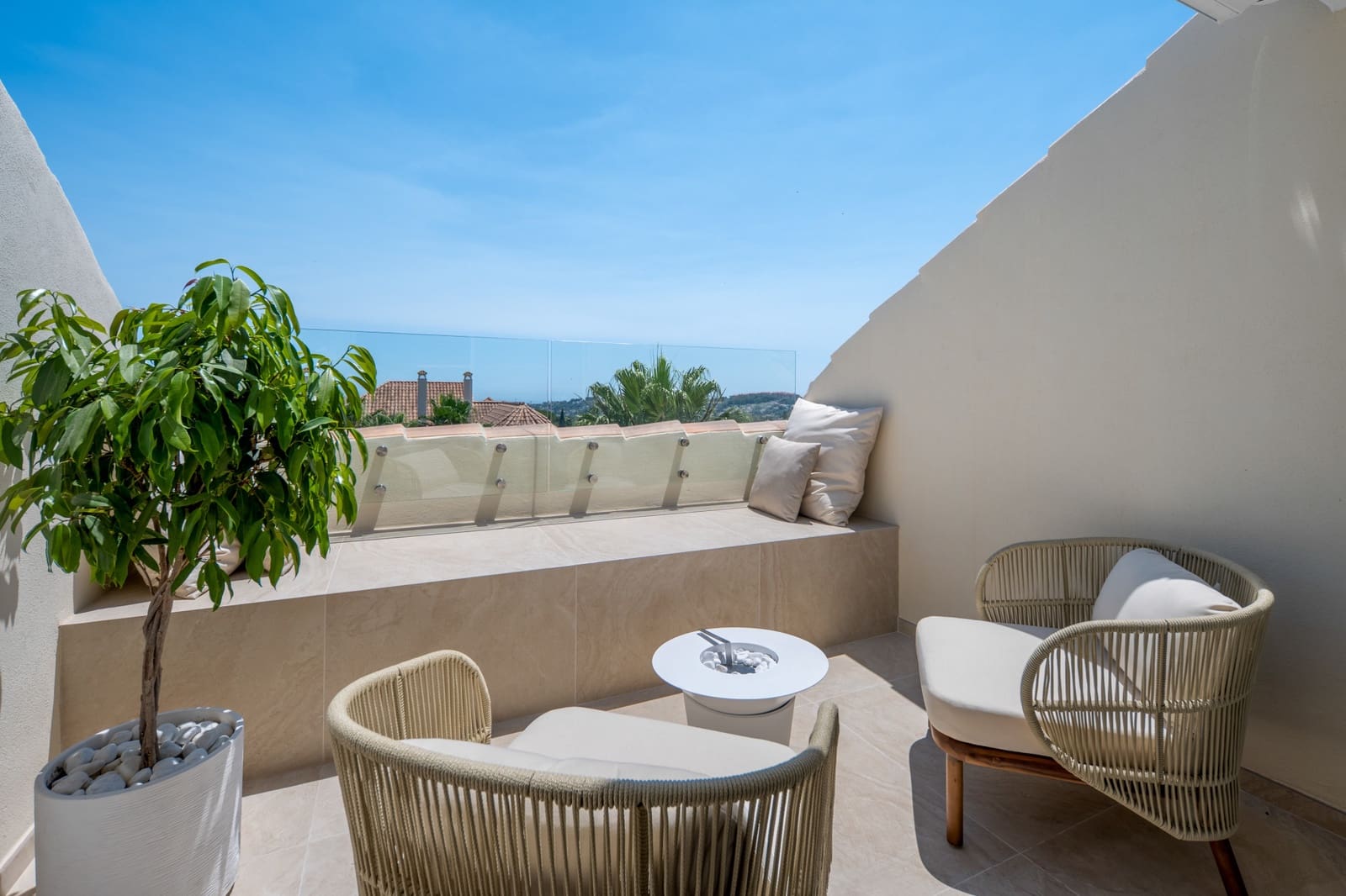 3 soveværelse Penthouse til salg i Marbella med swimmingpool garage - € 1.695.000 (Ref: 9978436)